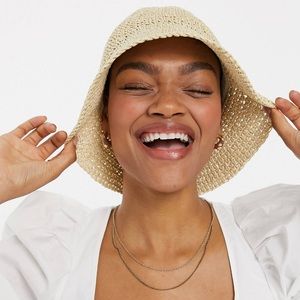 Straw bucket hat
